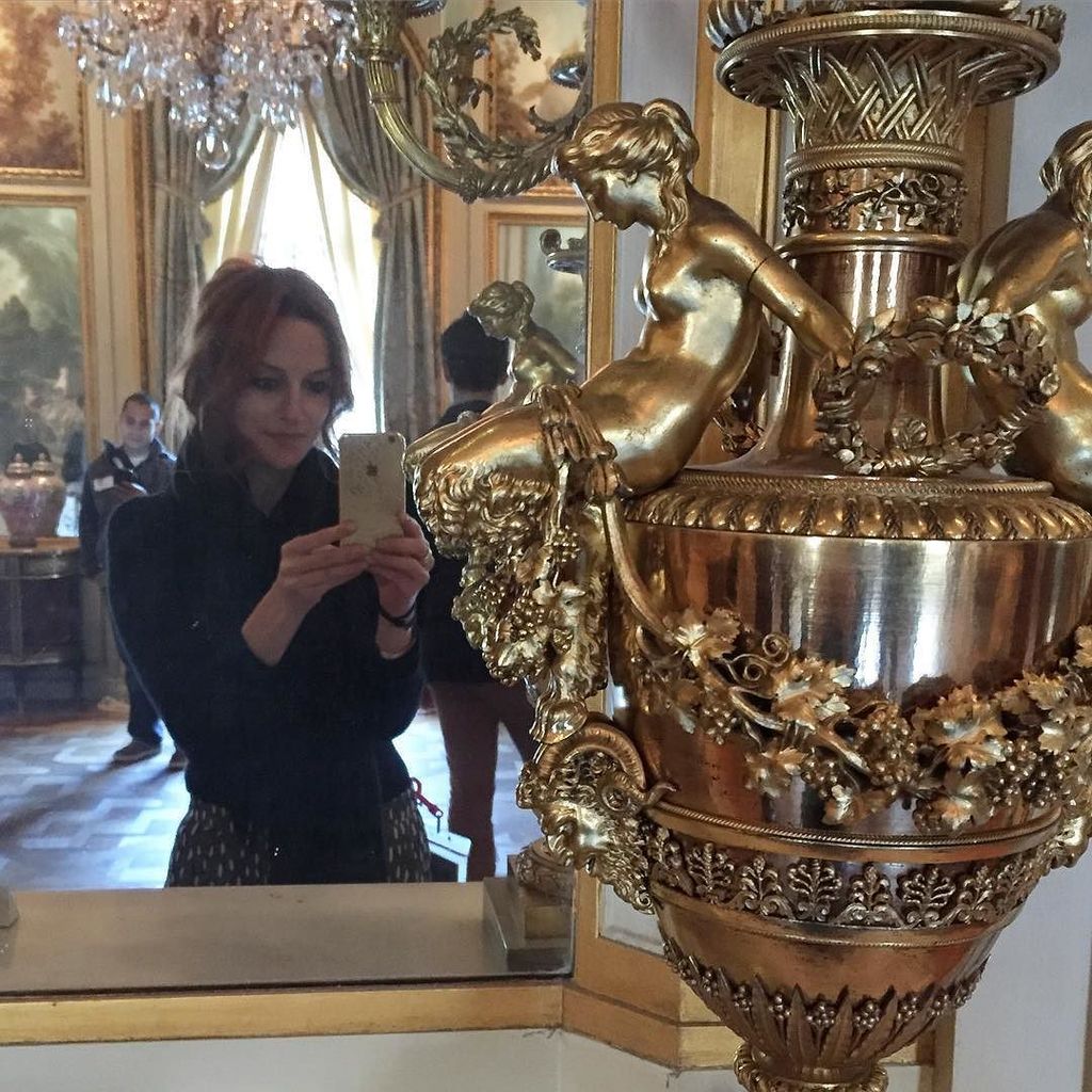 frickcollection's tweet photo. Fragonard Room Selfie. Thanks to everyone who participated in our first ever #EMPTYFRICK e… https://t.co/HPzDVyg3rW https://t.co/hUvJR9FCfs