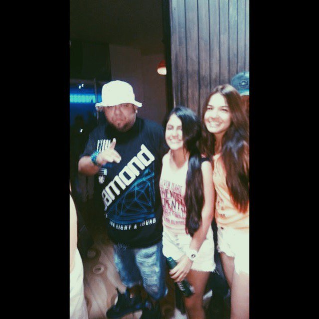 MelyZuluagaC's tweet photo. #Partyneon #ultrasummer #sanandresislas https://t.co/luIgoxpva5