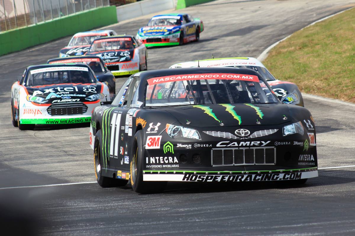 Pasiondep's tweet photo. #NMSXFS3 EL EQUIPO HO SPEED RACING FUE UN GRAN PROTAGONISTA EN NASCAR MÉXICO SERIES 2015 https://t.co/60VZ1Tnkbx https://t.co/9PQfUZCFcn