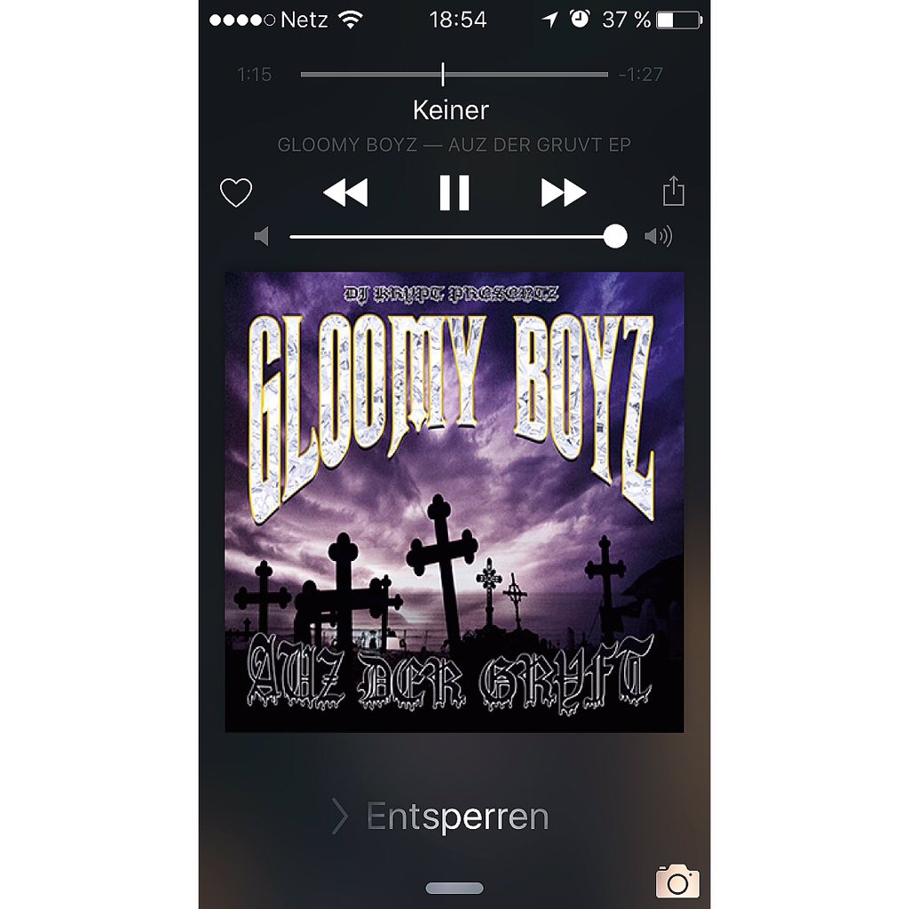 magicmax95's tweet photo. Deutsche Rapper wollen trappen, aber checken nie die Beats ! 🔥 @CASPERxOFFICIAL https://t.co/UYBG7bsUB7