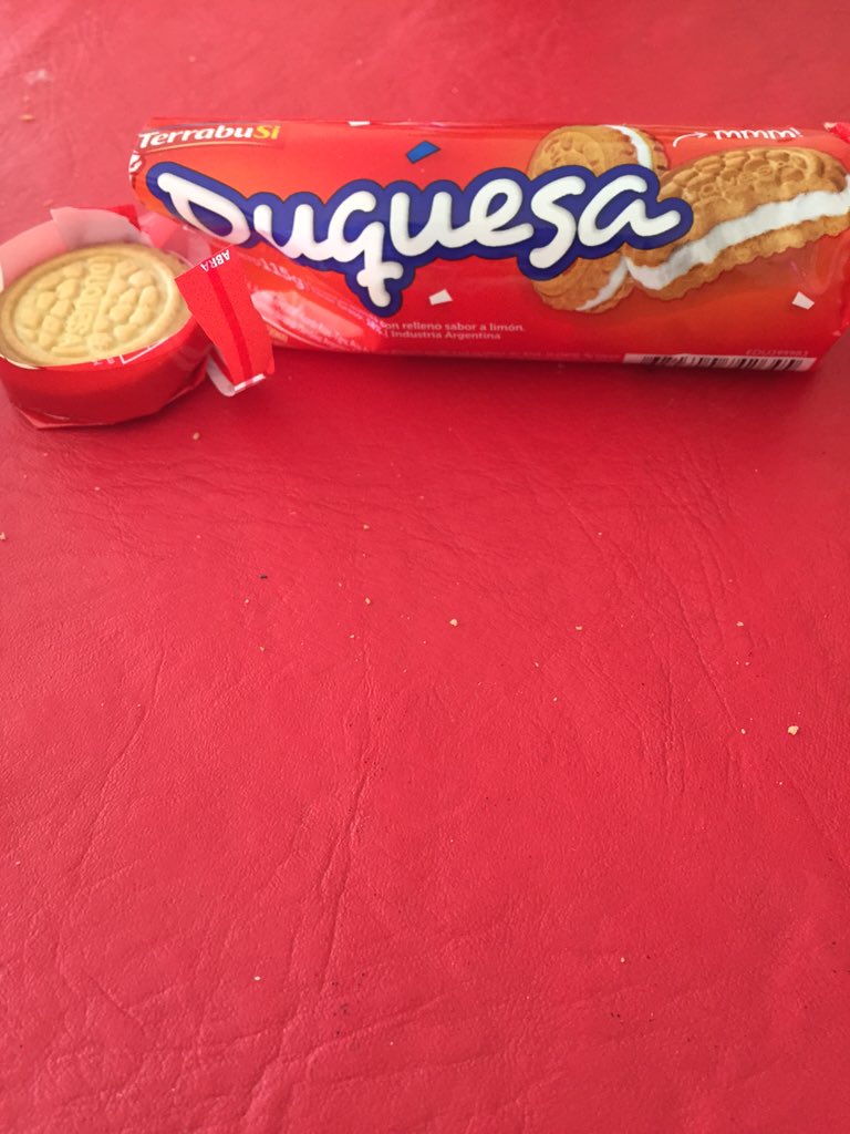 Te das cuenta lo obesa q estas cuando ya le entras hasta a las duquesa 😐