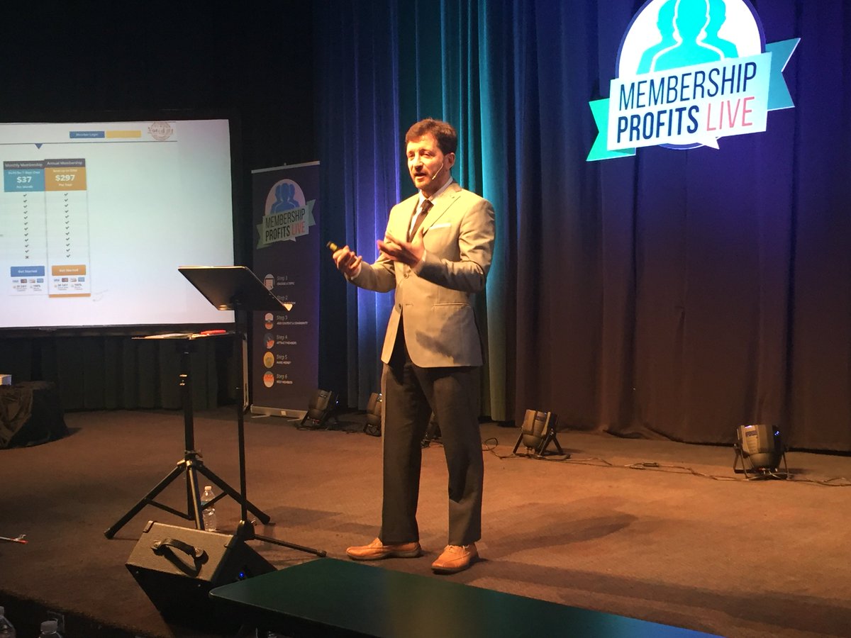 VickyLashenko's tweet photo. The awesome @chrisfarrellcom rocking the stage at #MPL2015 https://t.co/rlRFe8HhYg