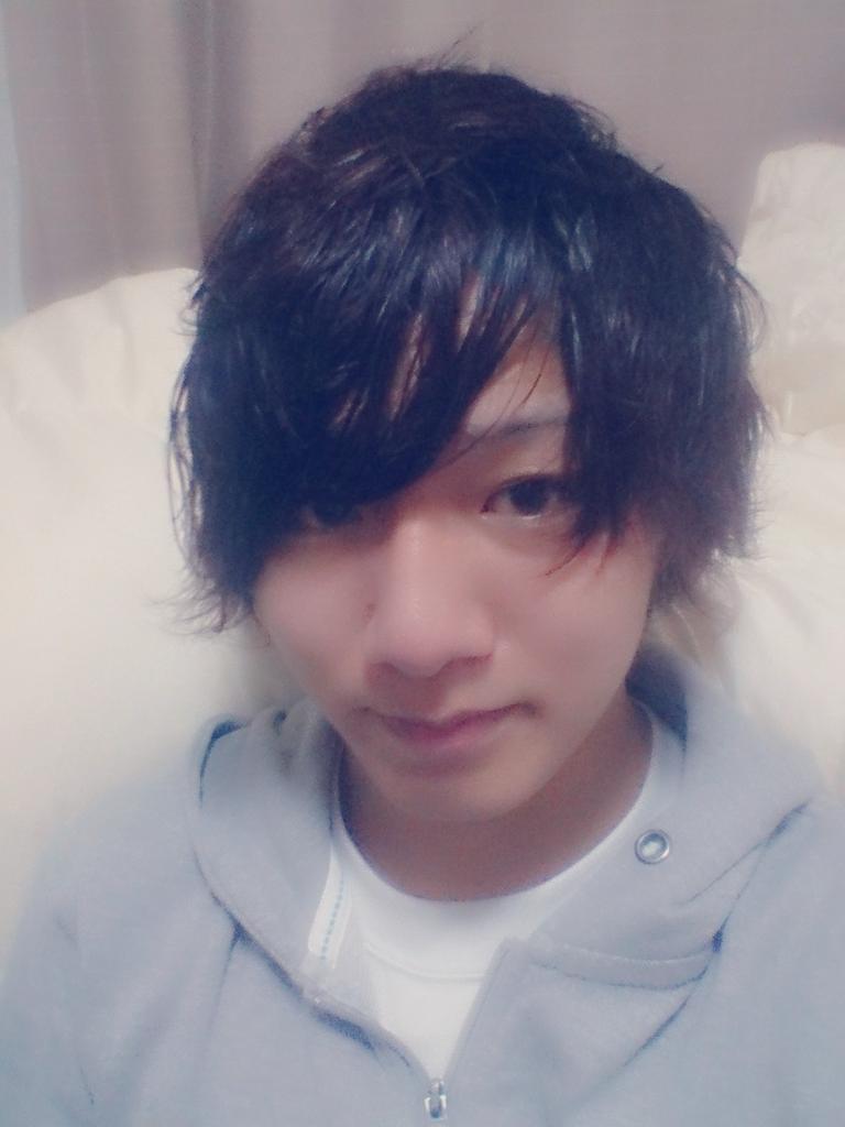 ぺい 女装歴2ヶ月 いまアイドルオーディション中で明日髪切るんだけどどんな髪型がアイドルっぽい のかわかんなくてずっとジャニーズの人たちの髪型見てるけどジャニーズの人元の顔が良すぎて全く参考にならない 笑 自分に似合いそうな髪型募集中です