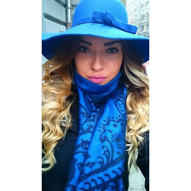 marinastankic12's tweet photo. Danas u mojoj omiljenoj boji 😊👒 #ladiestyle definiton of #blue and outside is #toofuckingcold https://t.co/o0EAbk4JVV