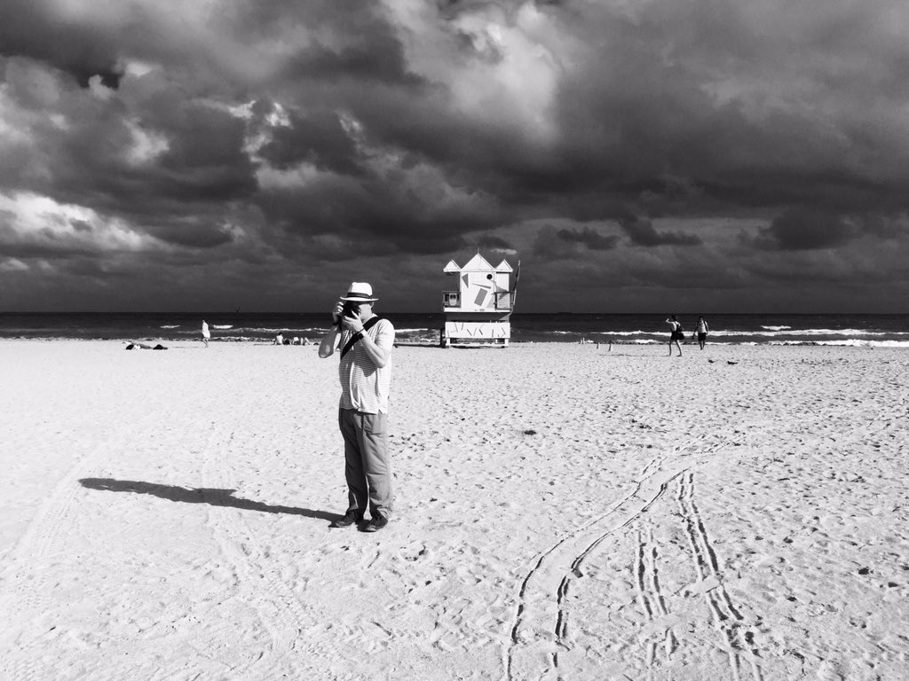susanjmumford's tweet photo. Hasta la vista stormy #MiamiArtWeek! Next stop: NYC. Looking 4ward to @womenartdealers mtng + inaugural #bsaaff #NYC https://t.co/Il2YoDKGbO