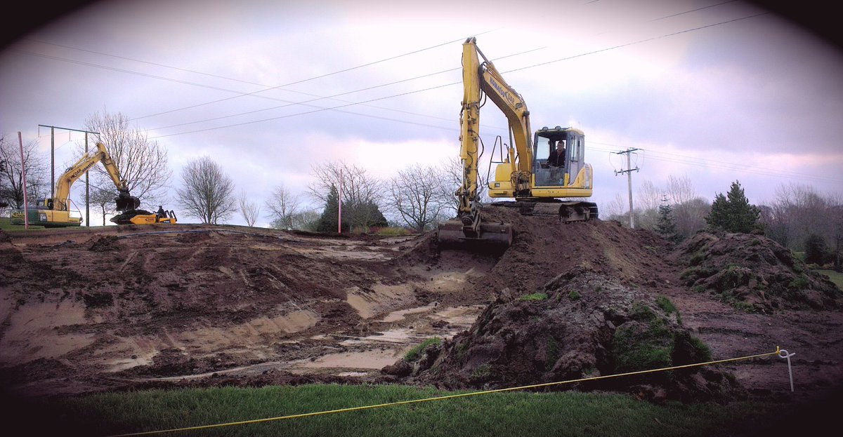 mickycantona's tweet photo. @NaasGC work on 3rd hole on the way ...never liked that bunker much anyway ! https://t.co/uDvukCxHDS