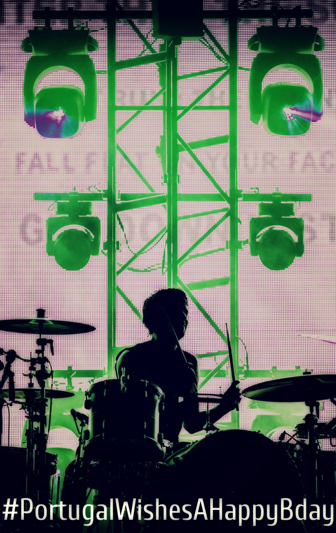  Happy Birthday to our favorite drummer! Cheers from Portuguese Musers! 