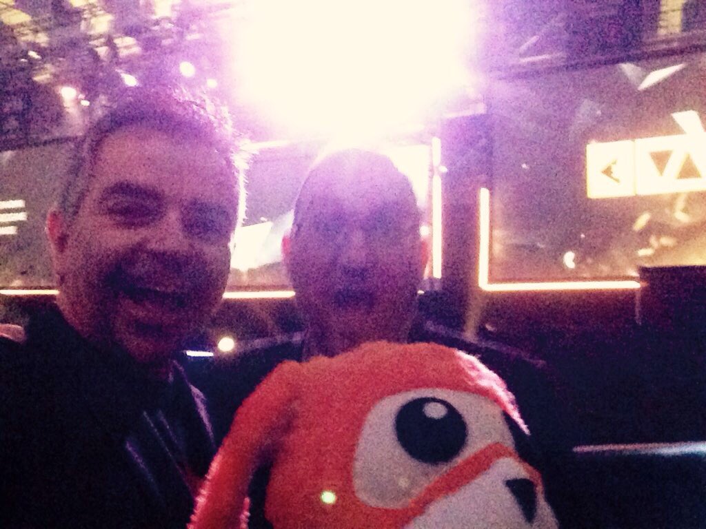 FuzzyYanni's tweet photo. Bye bye Toronto, you've been a great host! #CVAwards #Armillo https://t.co/oWYRXcO9PN