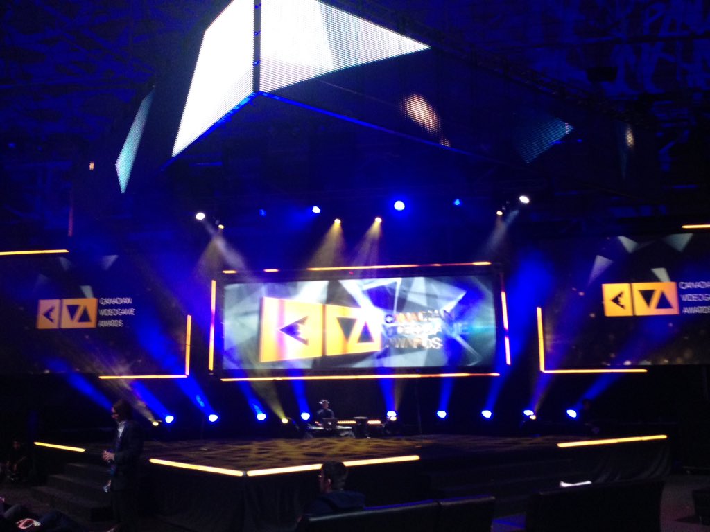 FuzzyYanni's tweet photo. Bye bye Toronto, you've been a great host! #CVAwards #Armillo https://t.co/oWYRXcO9PN