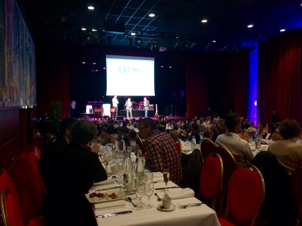 FredMinucci's tweet photo. Live Soirée des sportifs du Havre! Avec Anne Chevet, Thierry Pirouelle, Charlie Dalin et maman Dalin. @CharlieDalin https://t.co/Npylt277f1