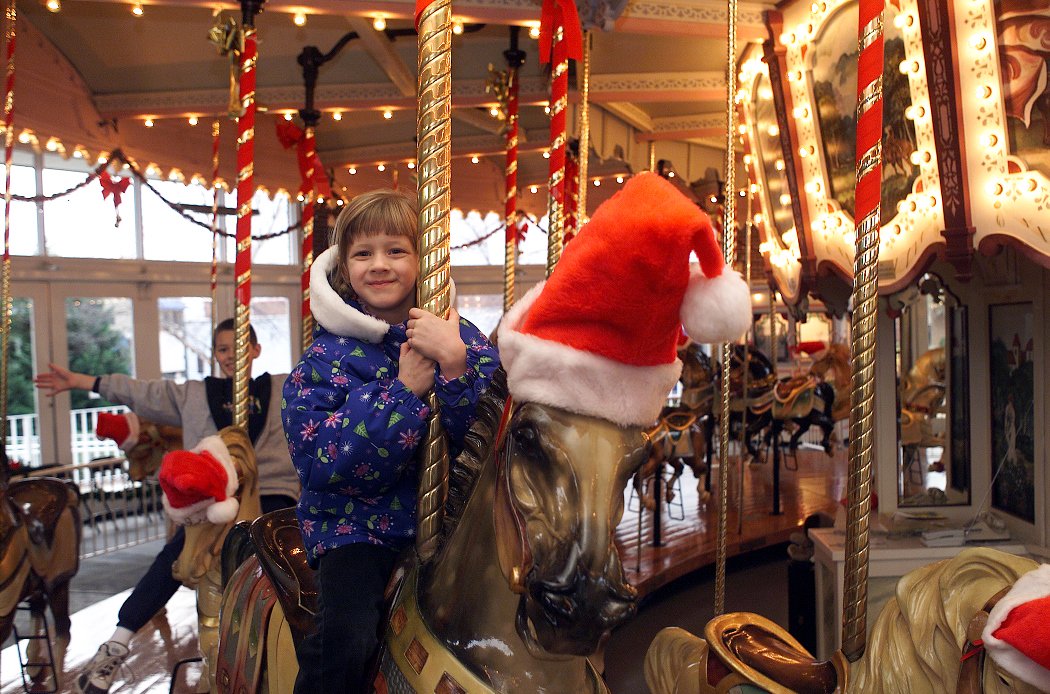 This_is_Hampton's tweet photo. “Selfies with Santa” 1PM-6PM this Saturday at the Hampton Carousel. Free face painting. $1 carousel rides https://t.co/guuXAHMR5l