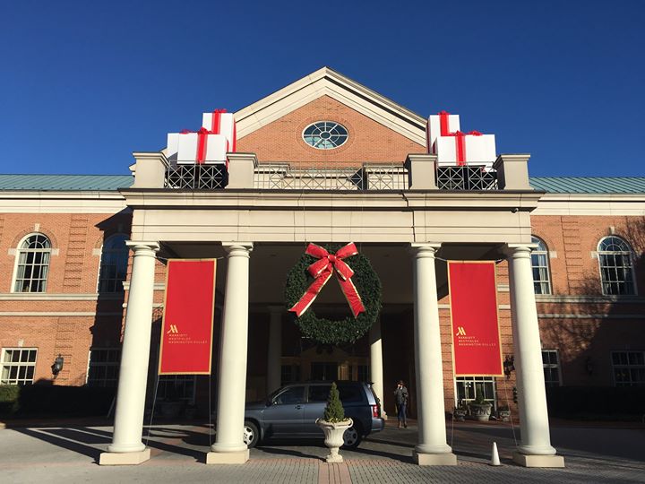 MHWestfields's tweet photo. We're set for the holiday season here at #WestfieldsMarriott! #WestfieldsCheer https://t.co/Gz6ojlgZqD