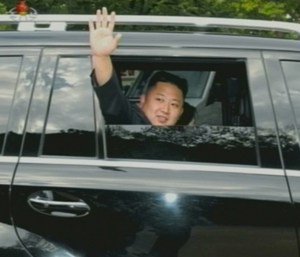norcoreano's tweet photo. Llegando a los estudios de Atresmedia. https://t.co/QTtg6PUCY2