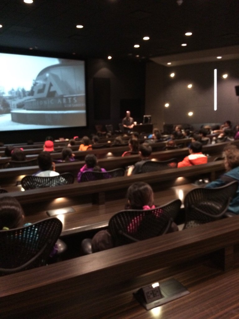 bruinsrule27's tweet image. Day of Coding at #EASports with students learning to block code. #dayofcoding