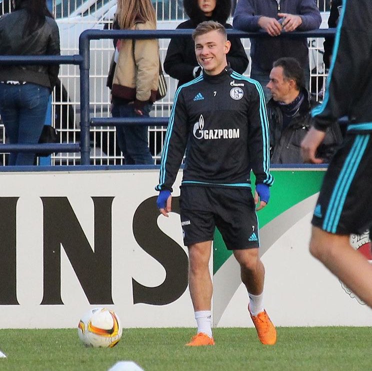 Tumblr_s04's tweet photo. Photos Schalke training #s04 💙
Max #Meyer 
#Tumblr_s04 https://t.co/Ly4B8Yby3I
