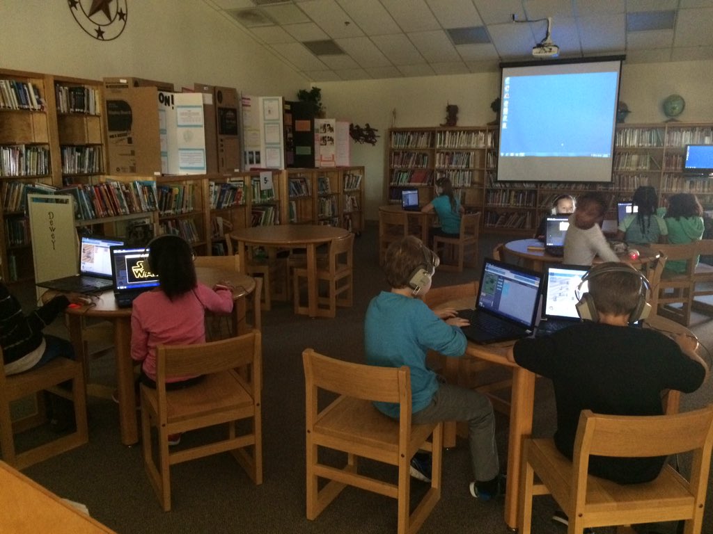 millermustangs1's tweet photo. Hour of Code https://t.co/lDv0Foo369