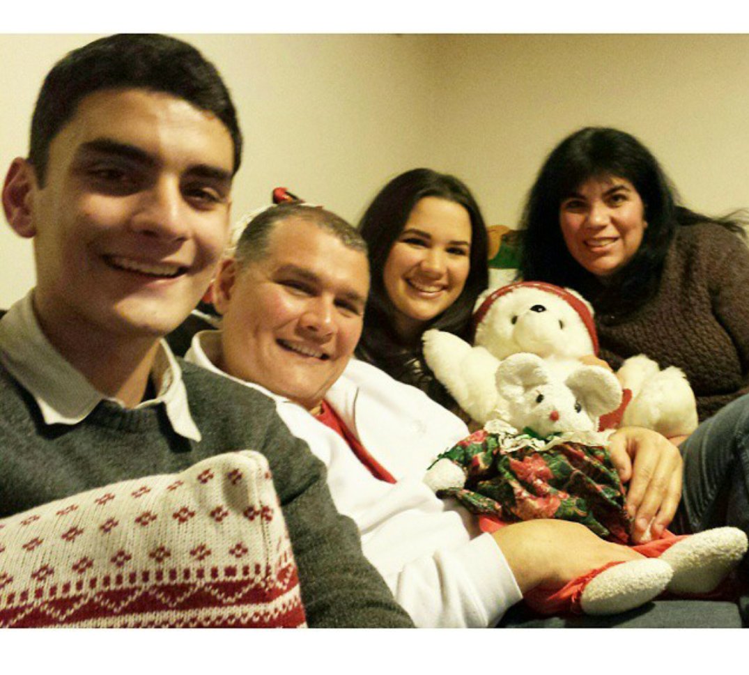 OriFirgau's tweet photo. @lidl_ni God bless my family &amp; friends! Today is a day to celebrate all together! #ShareaLIDLMagic Happy Christmas! https://t.co/yUHpOGzuIq