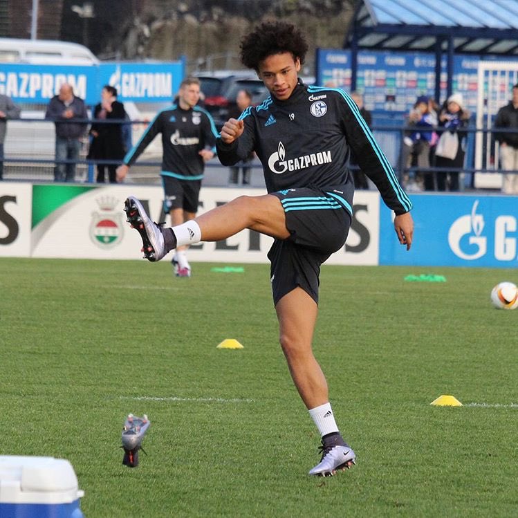 Tumblr_s04's tweet photo. Photos Schalke training #s04 💙
Leroy #Sané 
#Tumblr_s04 https://t.co/r73TXQvyrd