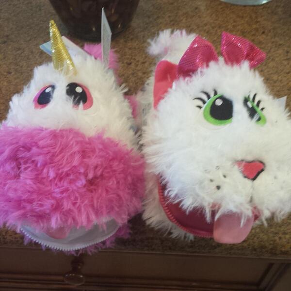 LiubeskaMiller's tweet photo. SO cute @the_stuffies.They have secret pockets that protect your treasures &amp; friendship bracelets for you &amp; your BFF https://t.co/j4qCT3oMo4
