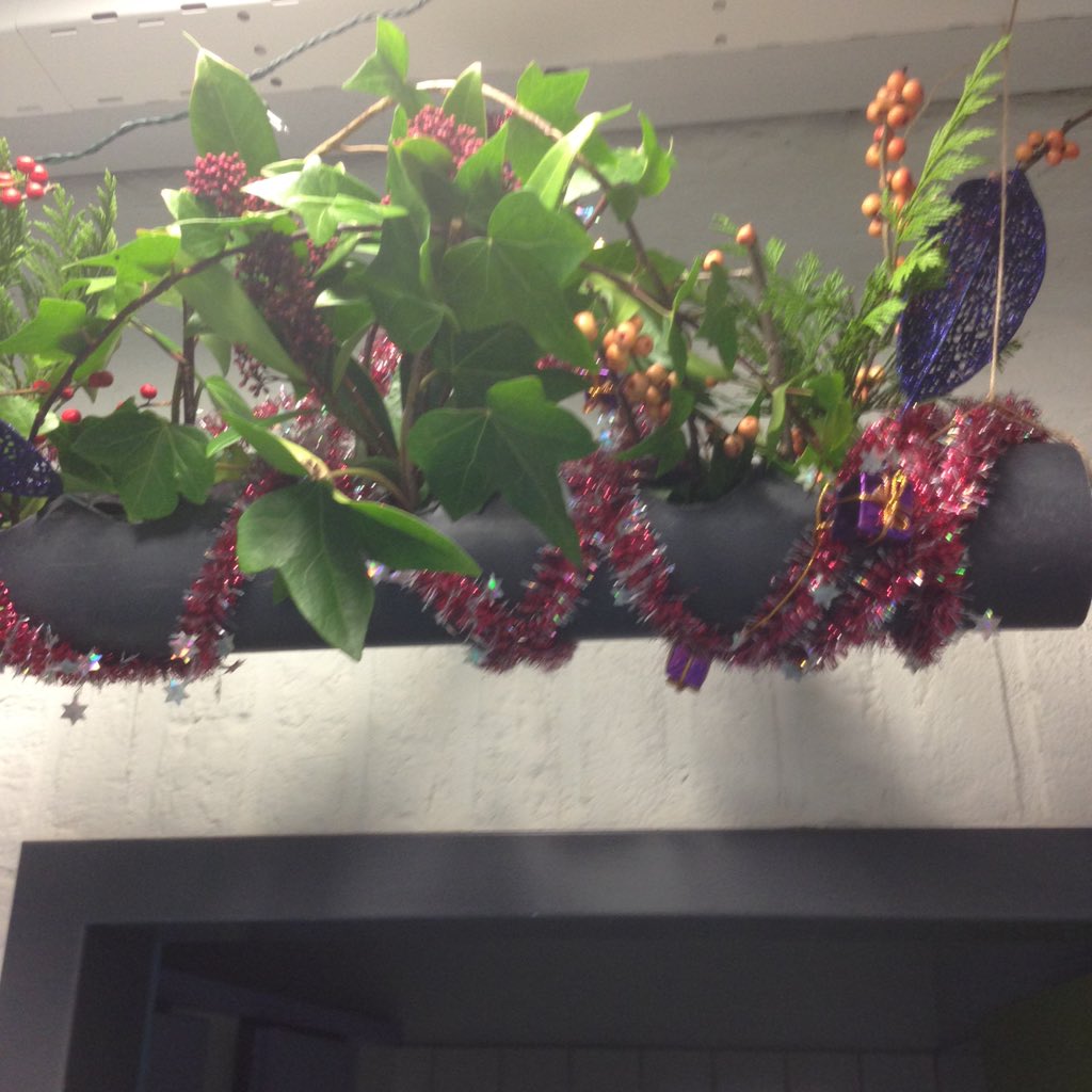 En omgetoverd in #kerstsfeer <a href="/obs_depopulier/">obs De Populier</a> #ouderparticipatie met #leerkrachten