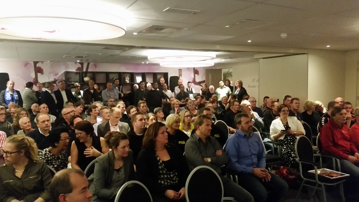 Volle bak bij de verkiezing <a href="/LeuksteSportver/">LeuksteSportver</a> #SportFM #sportclub
