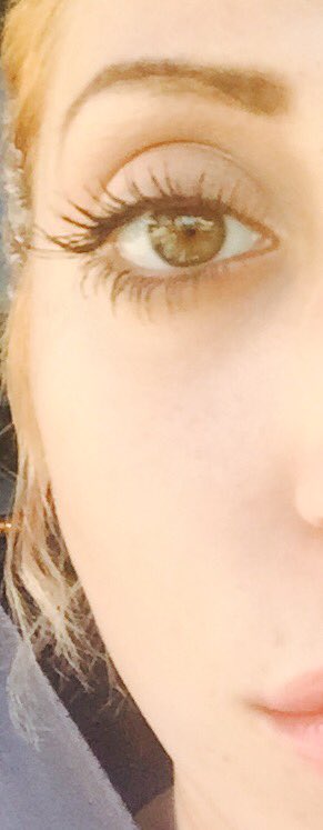 msshellybell123's tweet photo. Half my face love my green eyes also HAPPY CHANUKAH AND HOLIDAYS TO ALL https://t.co/pmh7zJ6yMm