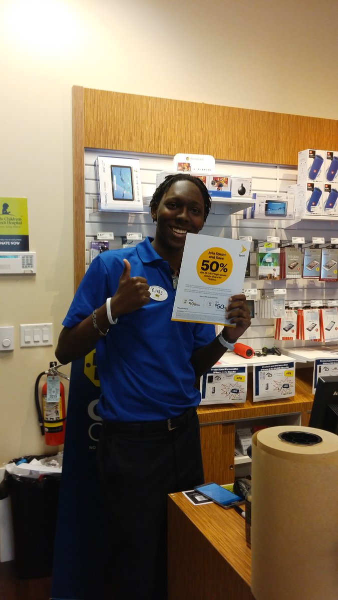 aworringsprint's tweet photo. @JLeRoy01 @SprintCentral @markjacksonKC5 Chris is ready to activate service on this awesome plan. Best Buy SAS LR. https://t.co/4ErLuBjovl