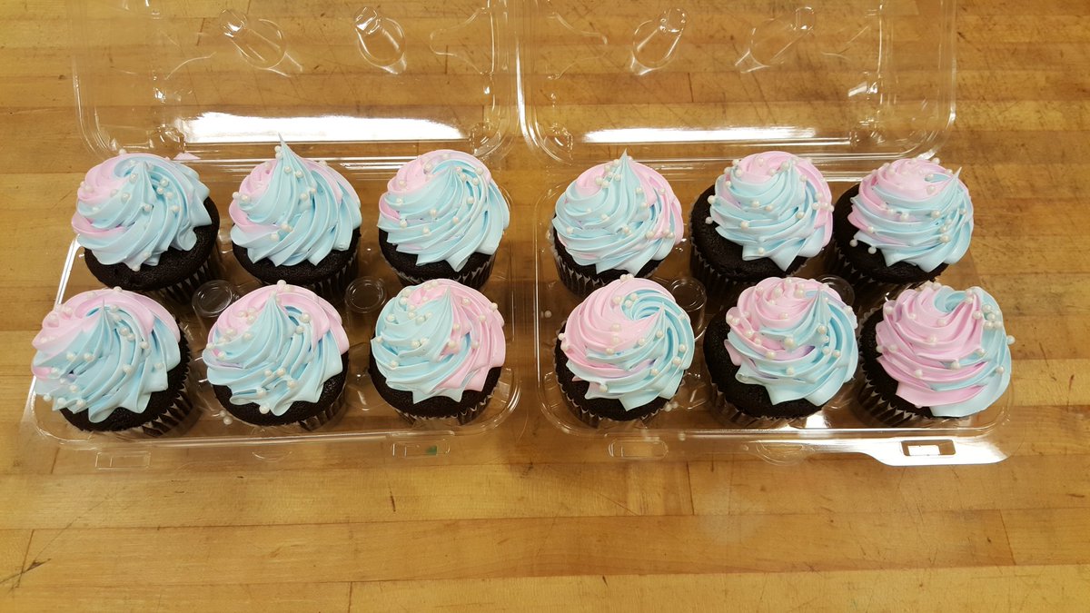 SabrinaThomson6's tweet photo. One is filled with pink, the other blue! So excited for our Target guest to find out the gender of their baby!#T1767 https://t.co/BXPTCw3DcB