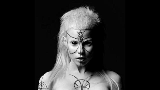 Pretty sure there's some #Cicada3301 symbolism in the sigils on <a href="/DieAntwoord/">Die Antwoord</a>'s Donker Mag cover.