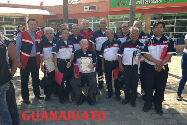 CruzRoja_MX's tweet photo. Cruz Roja felicita a todas y a todos los voluntarios por ser el pilar de la institución y por su participación. https://t.co/Fkoxc9SHnD