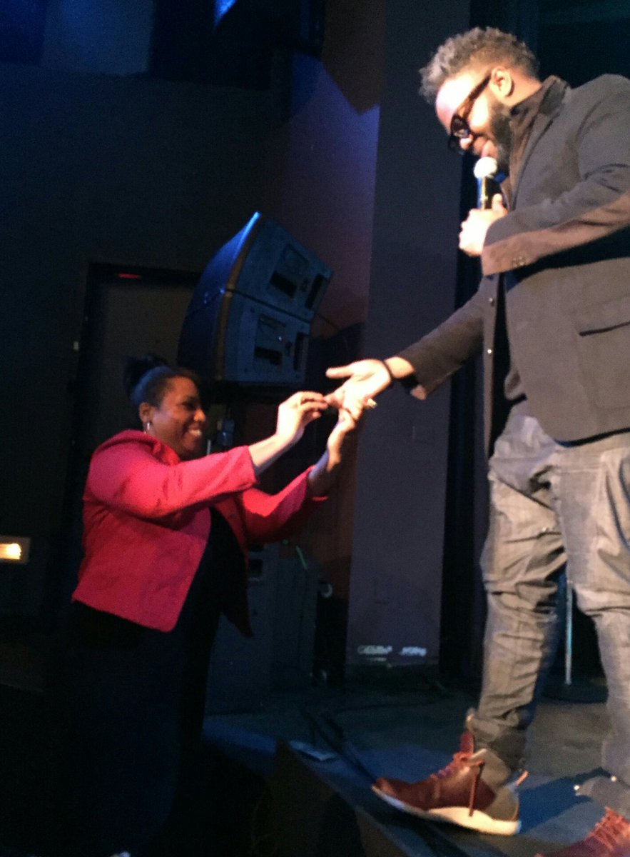 mlj_divacia's tweet photo. @DweleFans Dope show @ #HuntingtonBeach My most FAVORITE #DweleShowMoment!  #Fakegaged #ComeHerePapi https://t.co/nm9i5AmAoJ