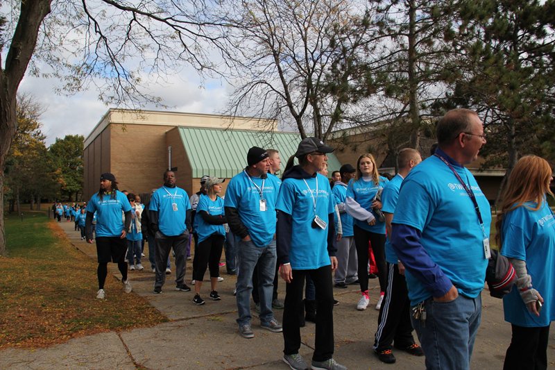 TWC_Nebraska's tweet photo. Our #TWCVolunteers held 5K run/walks in OH, WI & KC to help homeless Veterans & support @nchvorg. #TWCvets #VetNet https://t.co/af2G7a9aXC