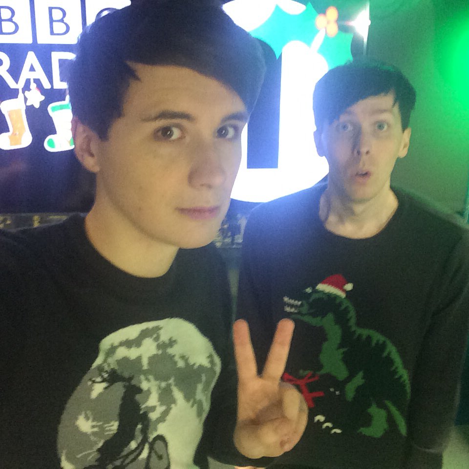 BBCR1's tweet image. Christmas jumpers ahoy w/@danisnotonfire &amp;amp; @AmazingPhil LIVE 🎄 WATCH at bbc.co.uk/radio1 👀