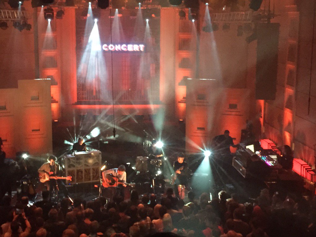 NoelGallagher's tweet photo. Wonderwall... @BBCRadio2 In Concert. Tune in now for the last 15 minutes! #NGHFB https://t.co/AS55fvU6km