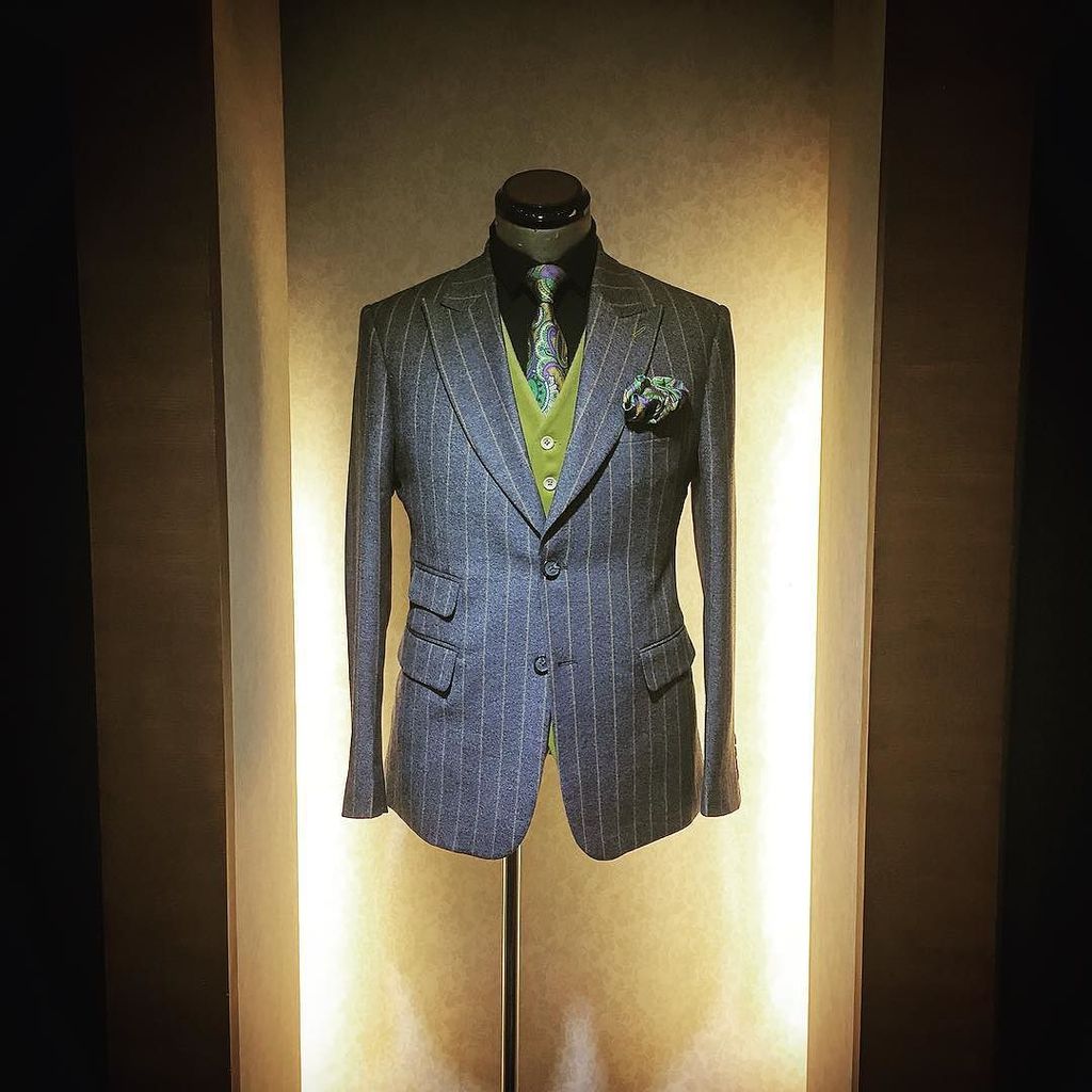 clino_ch's tweet photo. Striped show stopper!! #classic #sbj #sartorialist #sameergandhi #bespoke #bespokemenswear… https://t.co/TiSXYWNnUG https://t.co/NJR2Wa33Zl