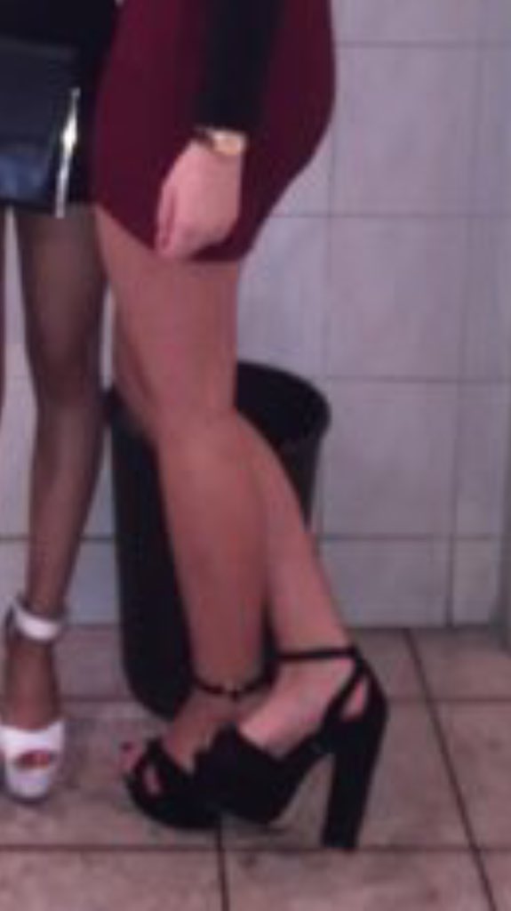CammyKirkk's tweet photo. Megan going for a Rabonna at a party https://t.co/0dEDvplwbd