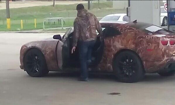 WORIDSTARC0MEDY's tweet photo. Some dickhead left his tires at the gas station https://t.co/gzLiIhNWzp