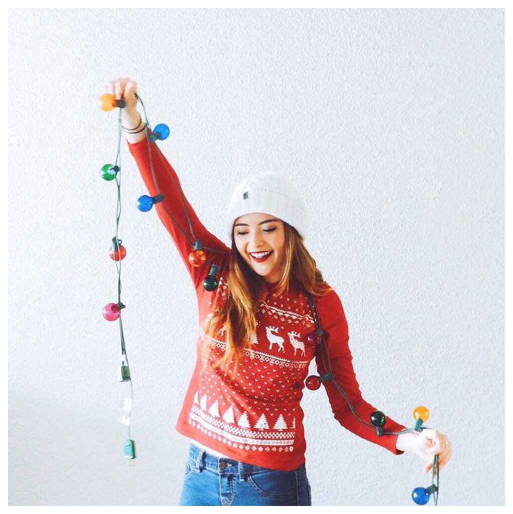 selfxplanatori's tweet photo. Have a holly jolly Christmas 🎄 @JollyClothing https://t.co/76mCe8ZrQi https://t.co/5JQFhPCPqC