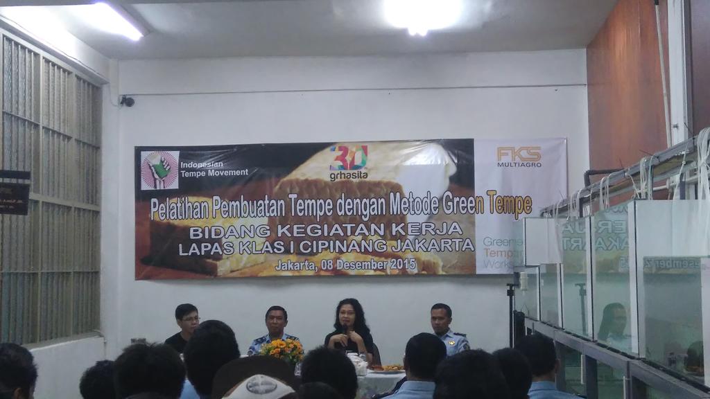 Hari ini <a href="/widawinarno/">wida winarno</a> dari #tempemovement mengadakan workshop membuat tempe di lapas cipinang.