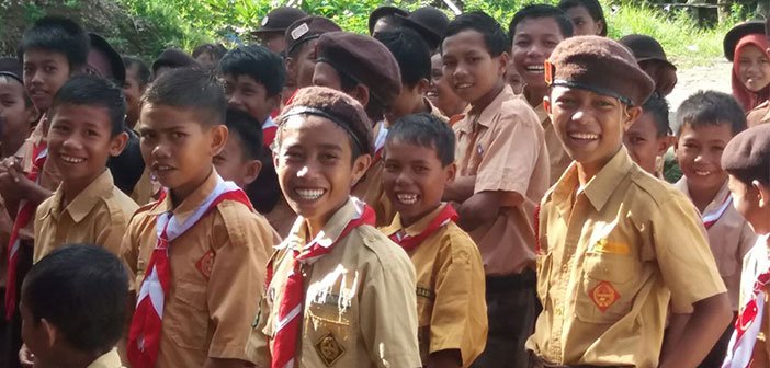 #Catatan #MenyapaNegeriku "Menyapa Berau yang Sebenarnya" oleh <a href="/mohtakaiqbal/">Iqbal_</a>. Tautan: buruan.co/menyapa-berau-…