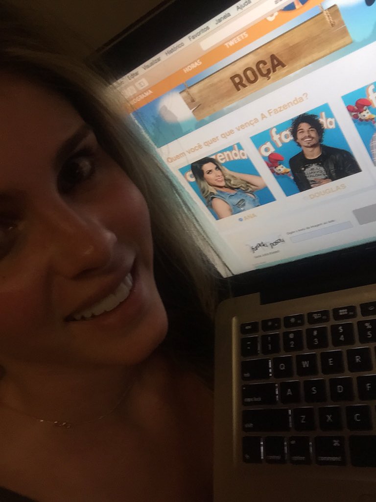 Votando muito!!!! #MinertoCampeã 📢👊🏻 FOCO!!! https://t.co/DqiCOWzuCf