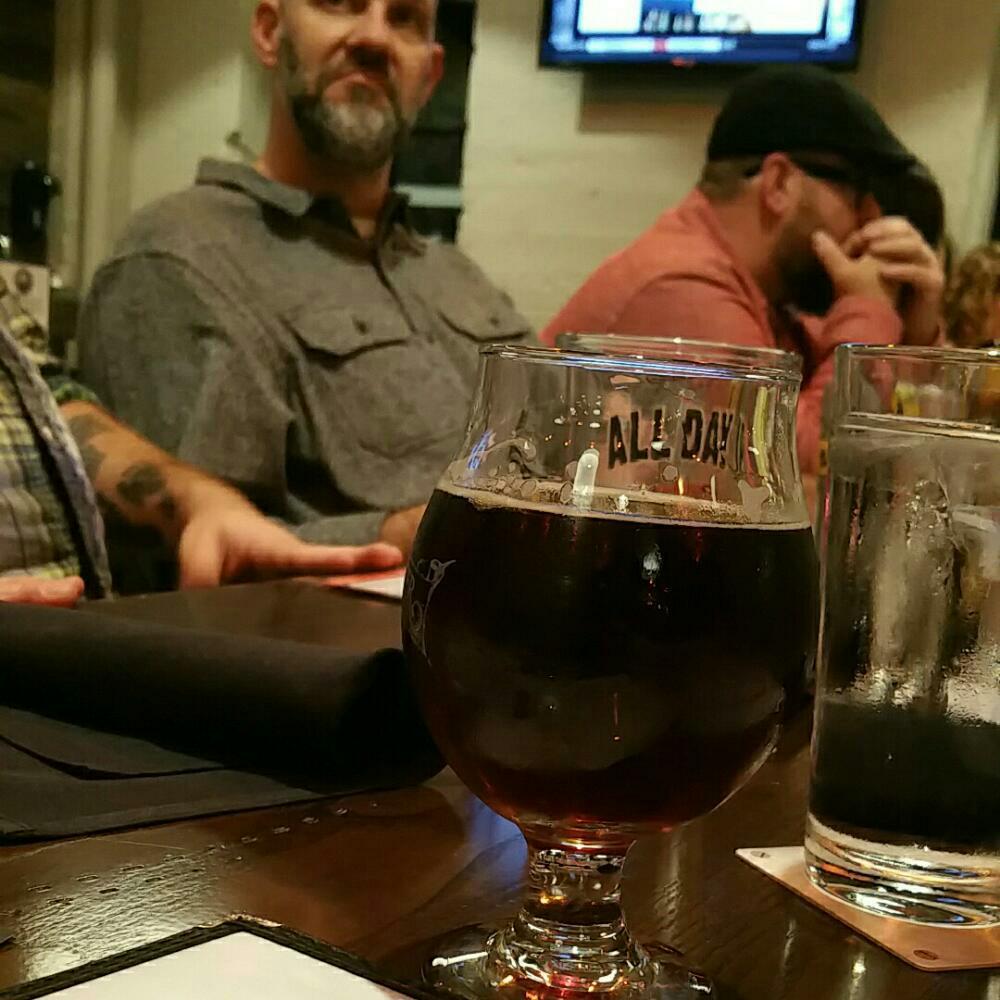 StoneWJon's tweet photo. At clouds brewing with the hon team. First time we've all been in the same city!!  @CloudsBrewing @getstealz https://t.co/mRj3Ob6v2K