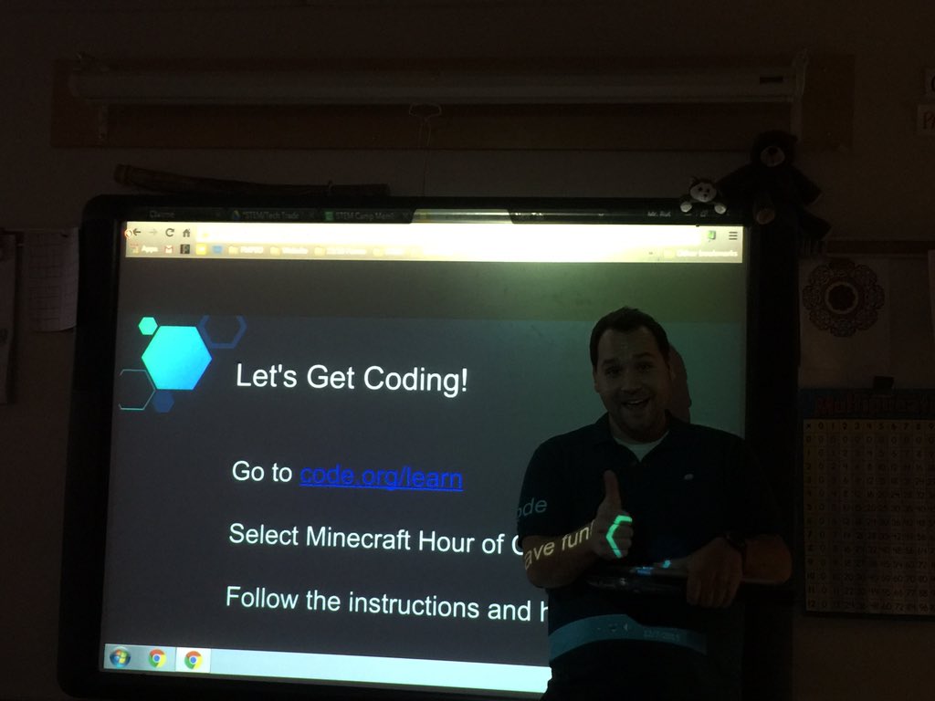FMPSD's tweet image. @mrrutsclass leading #HourOfCode @TimberleaSchool today. @FMPSDTech #whyTimberlearocks #STEM #doingwhatsbestforkids