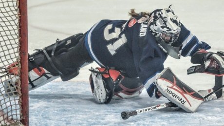 Mom fights daughter's ban from male teammates' dressing room ift.tt/1jKkMkX