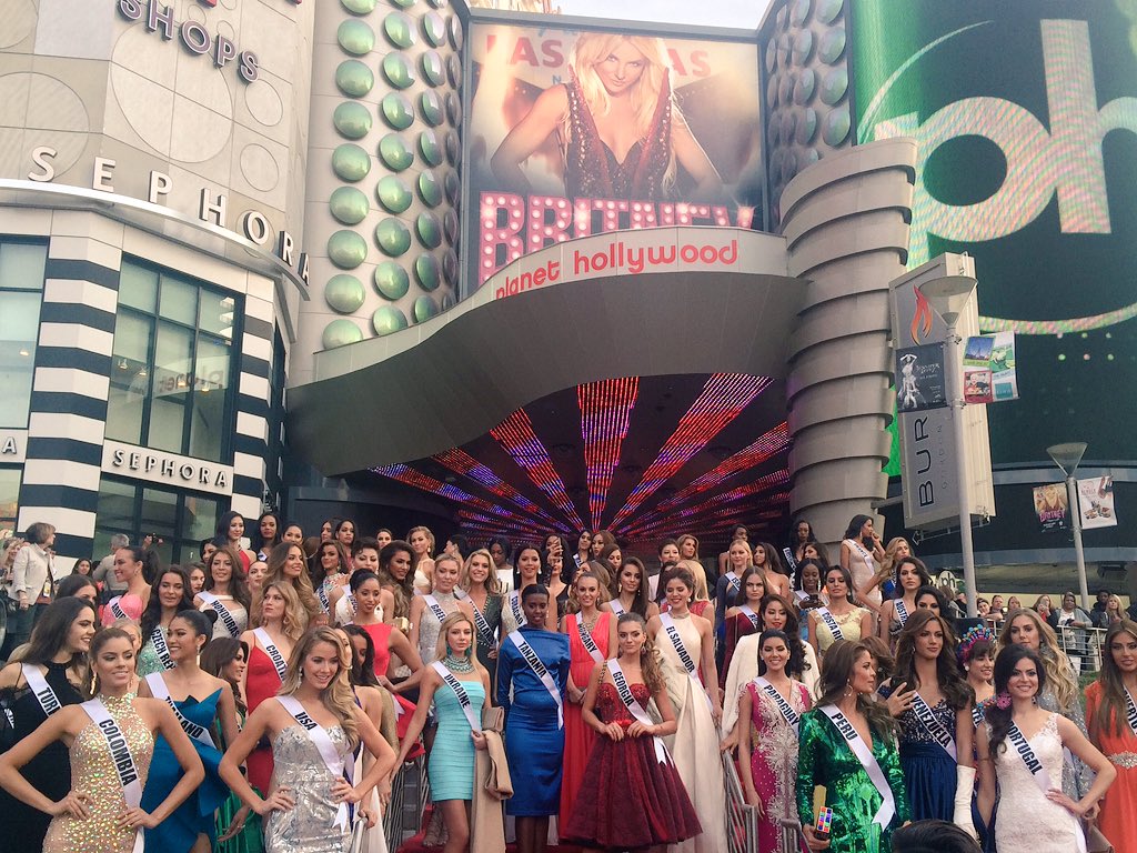 PHVegas's tweet photo. The scene. 

Miss 🌎 at @PHVegas! https://t.co/0sJjBrHQfT