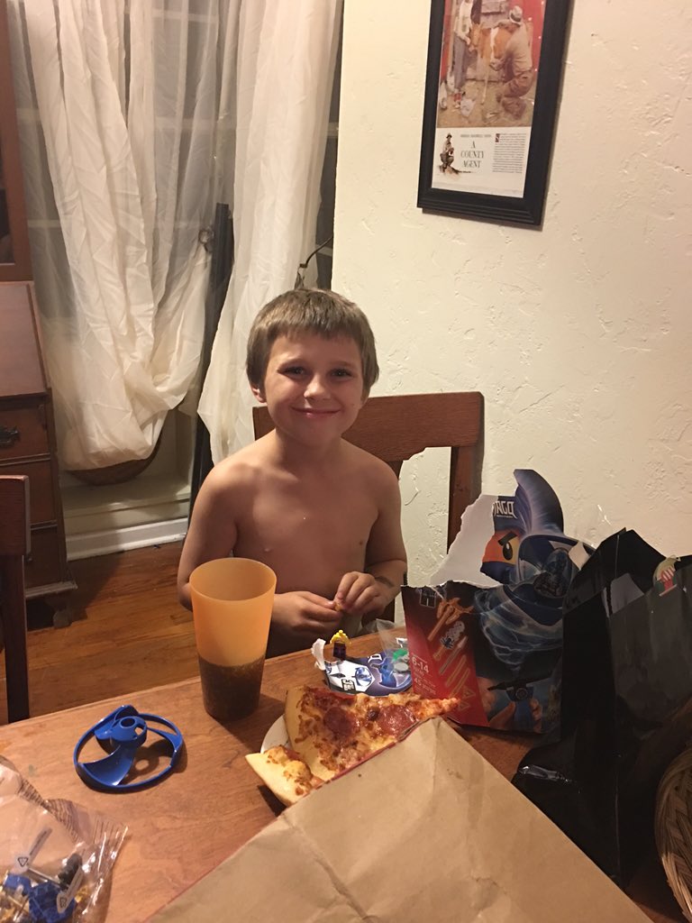 Happy bday to my son hunter!!