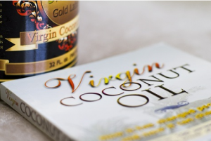 CoconutHealth's tweet photo. #Naturopathic doctor &amp; licensed acupuncturist says #CoconutOil can be used for many things https://t.co/8aUgCBjFUE https://t.co/PbtnqFIuhu