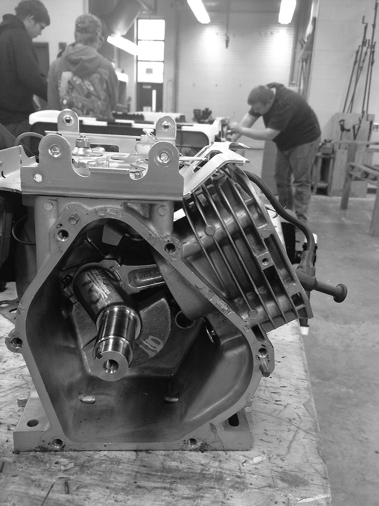 CV_AgSciences's tweet image. The final tear down is compete in #AgPowerTech...now time for final reassembly! #AgEdu