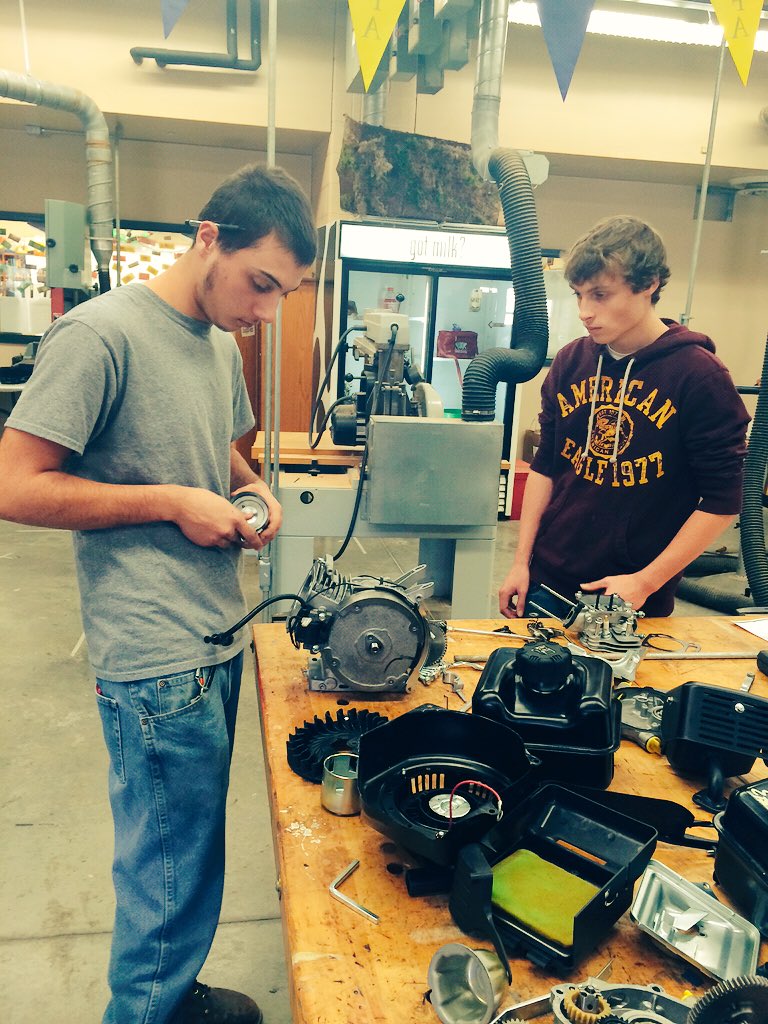 CV_AgSciences's tweet image. The final tear down is compete in #AgPowerTech...now time for final reassembly! #AgEdu