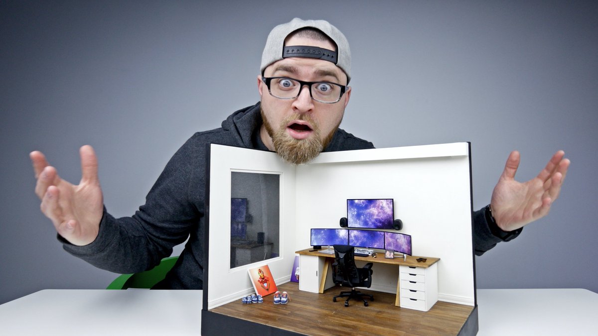 UnboxTherapy's tweet photo. NEW VIDEO - THEY SHRUNK MY STUFF! https://t.co/TQYCnXQoQc RT! https://t.co/PbzDYxyrUj